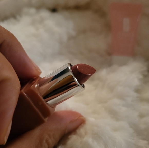 Clinique Lip Luxury Set with Clinique Pop Lip Colour in Bare Pop & Lip Treatment - Picture 6 of 6